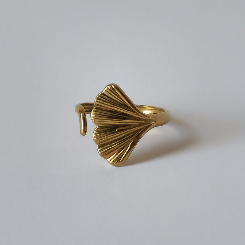 Ginkgo Leaf Gold Ring