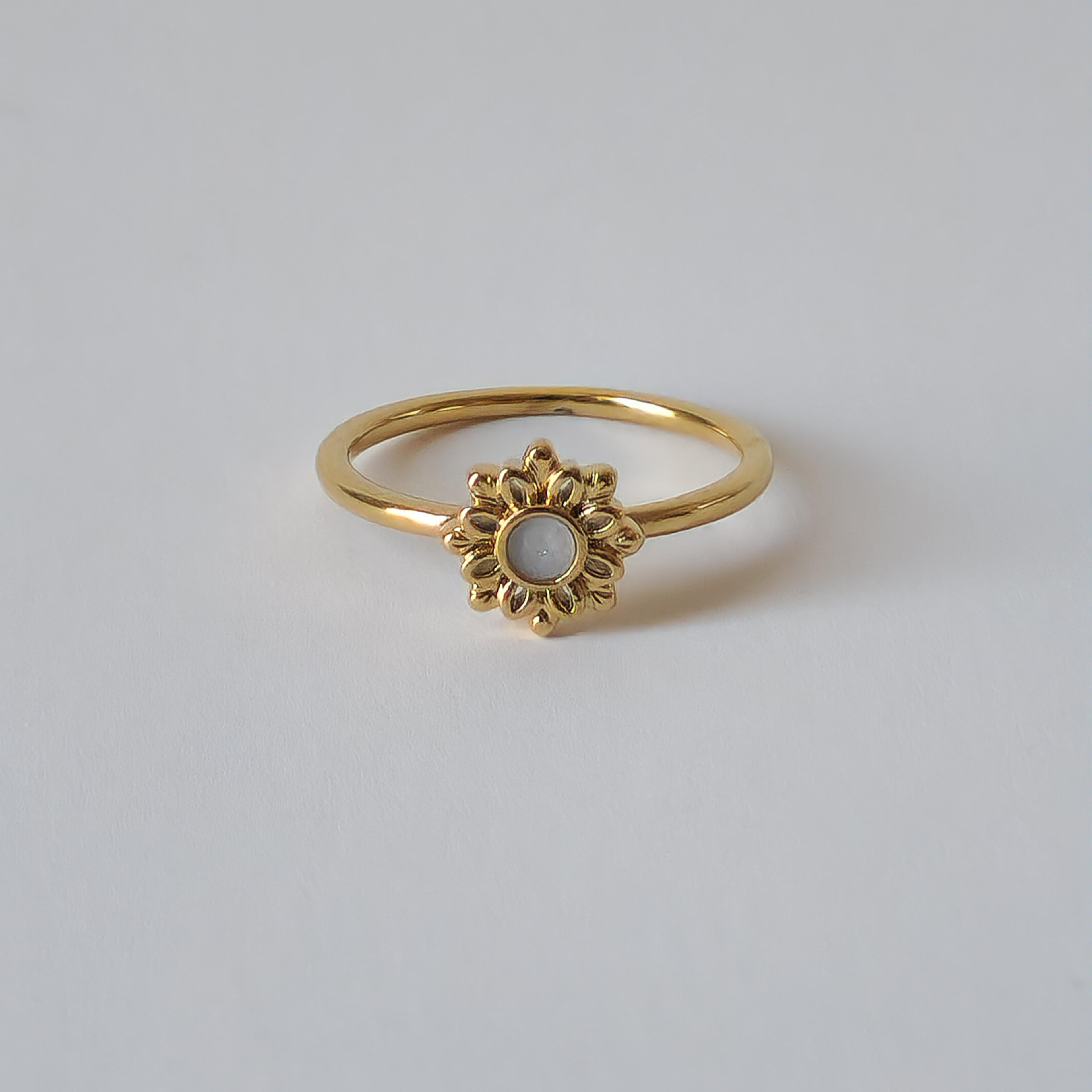 18K Gold Dainty Minimalist Sunflower Ring Cute Floral Womens Everyday Jewelry