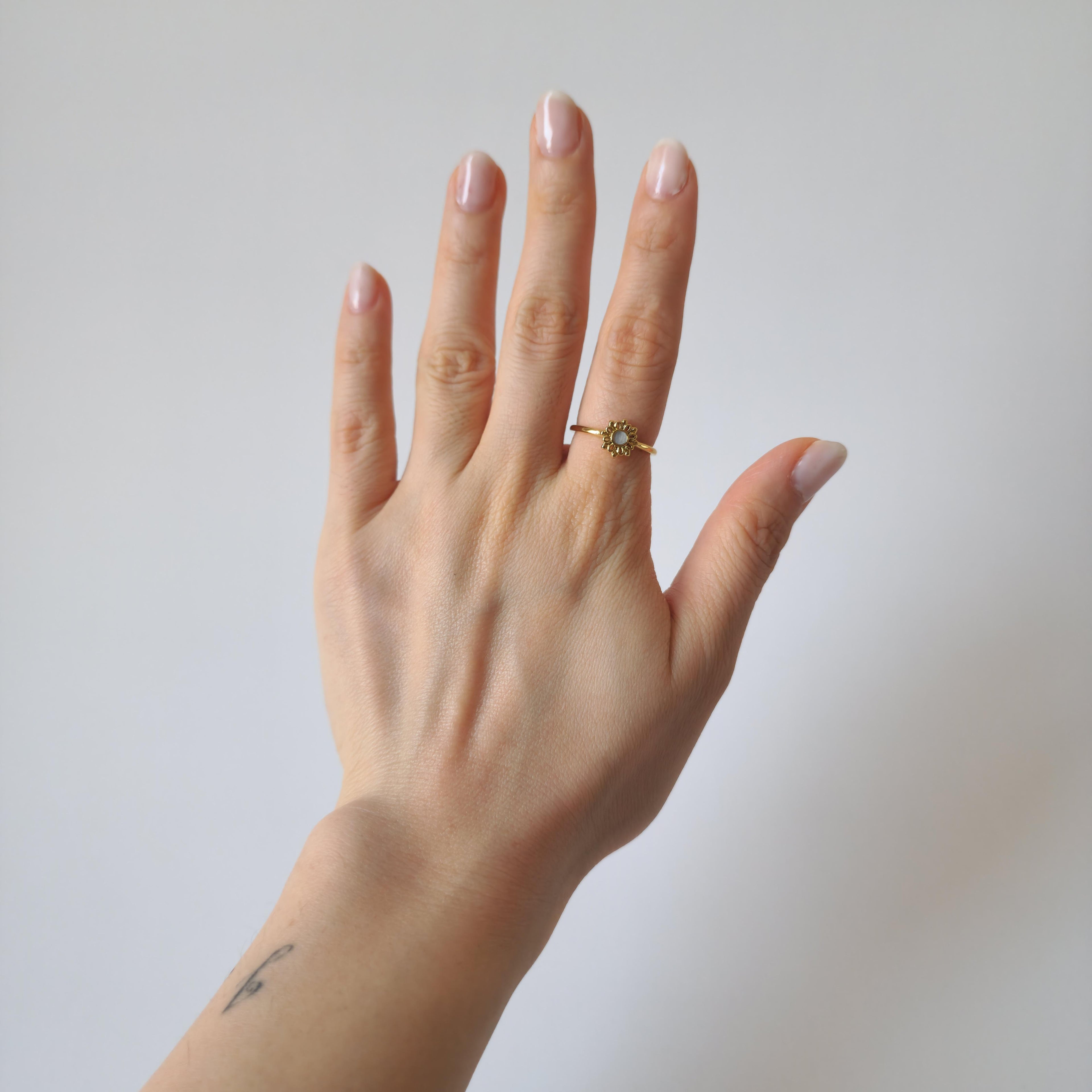 18K Gold Dainty Minimalist Sunflower Ring Cute Floral Womens Everyday Jewelry