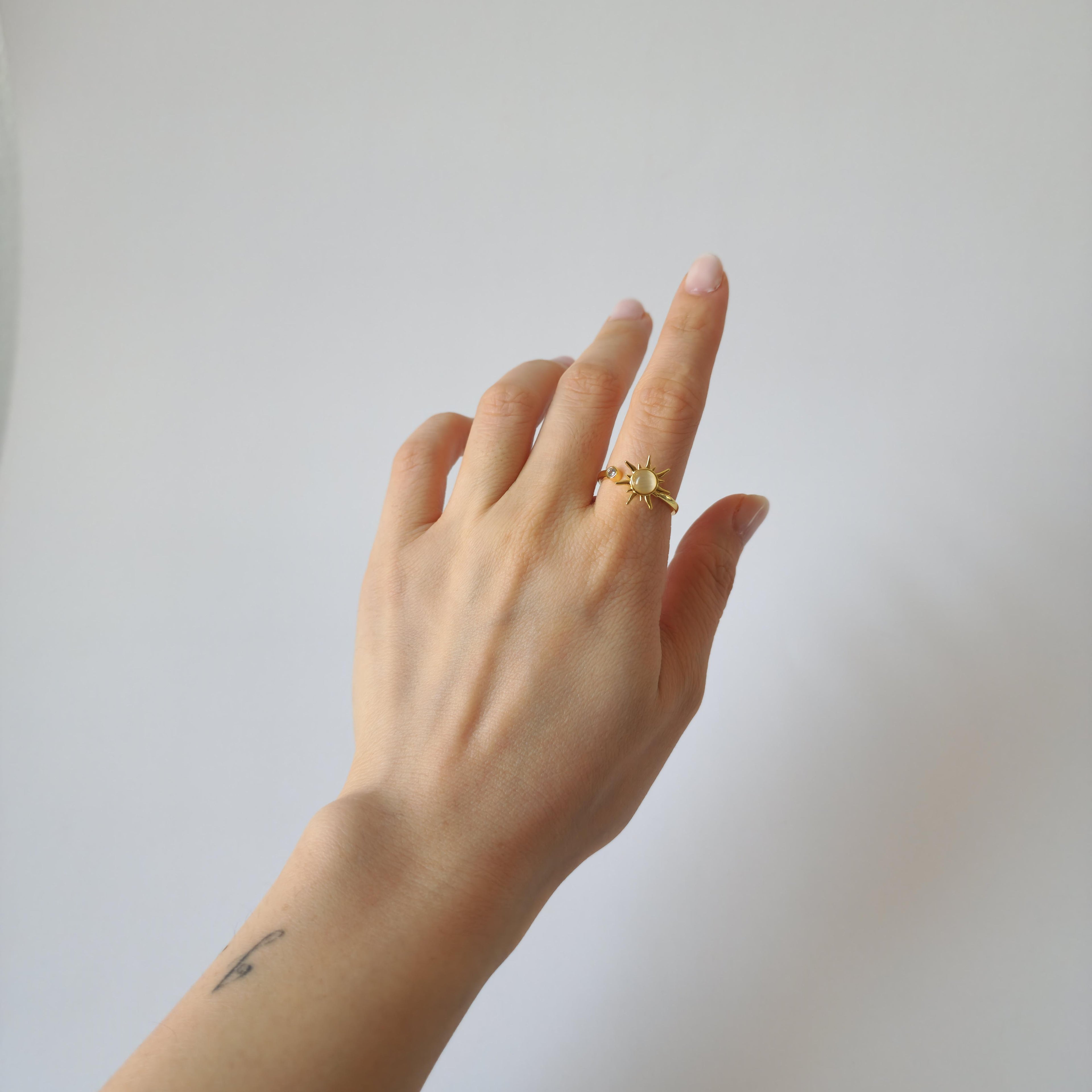 18K Gold Dainty Minimalist Sun Spinner Ring Adjustable Open Band Jewelry