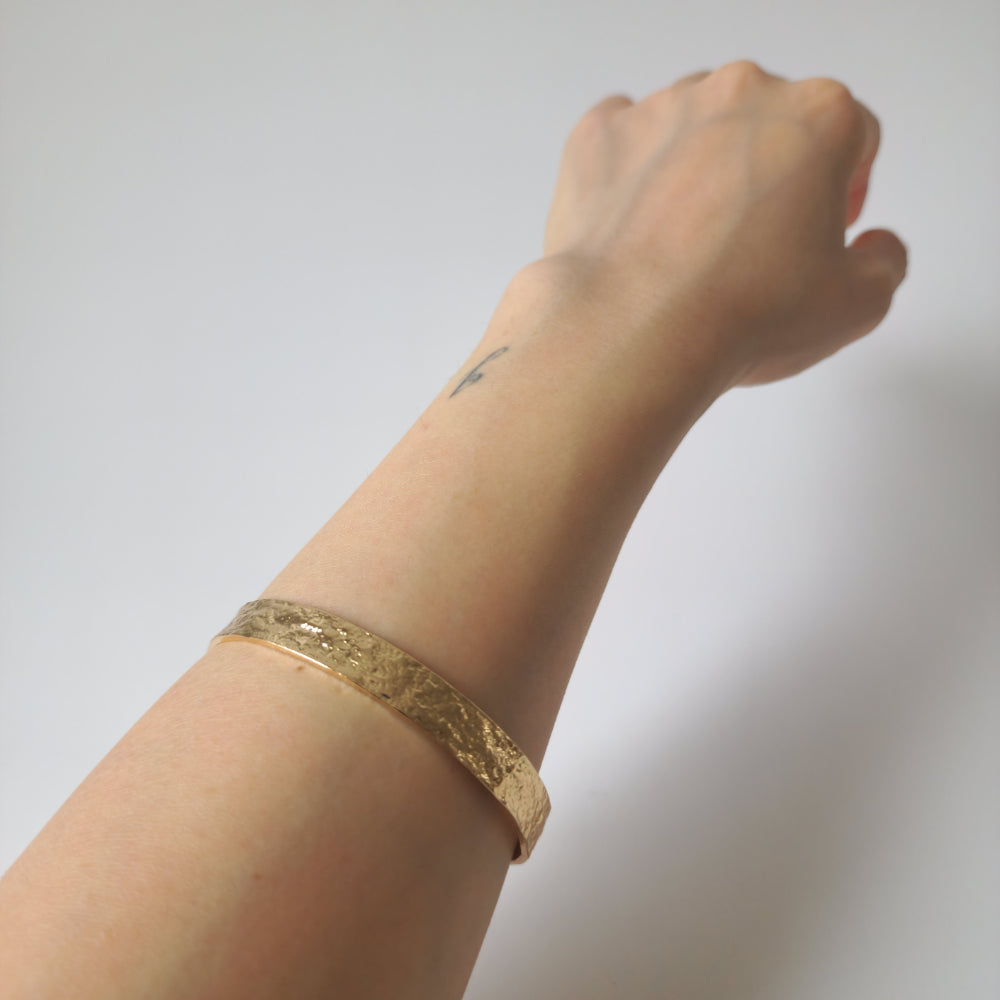 18K Gold Retro 90s Organic Bangle Bracelet Dainty Minimalist Womens Jewelry