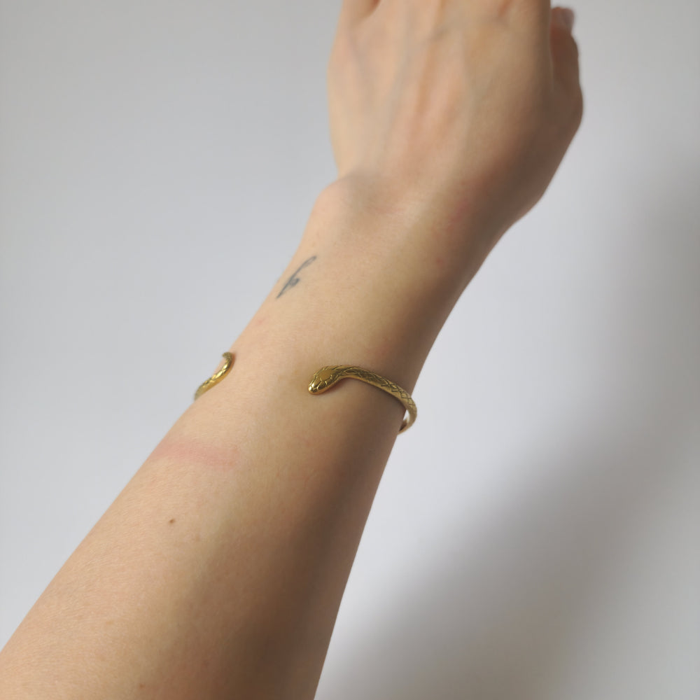 18K Gold Dainty Minimalist Thin Snake Bangle Bracelet Serpent Womens Jewelry