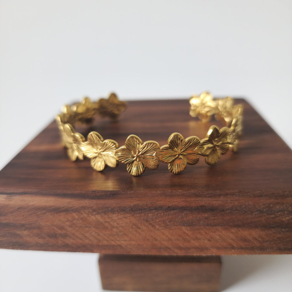 18K Gold Dainty Minimalist Daisy Bangle Bracelet Floral Womens Jewelry