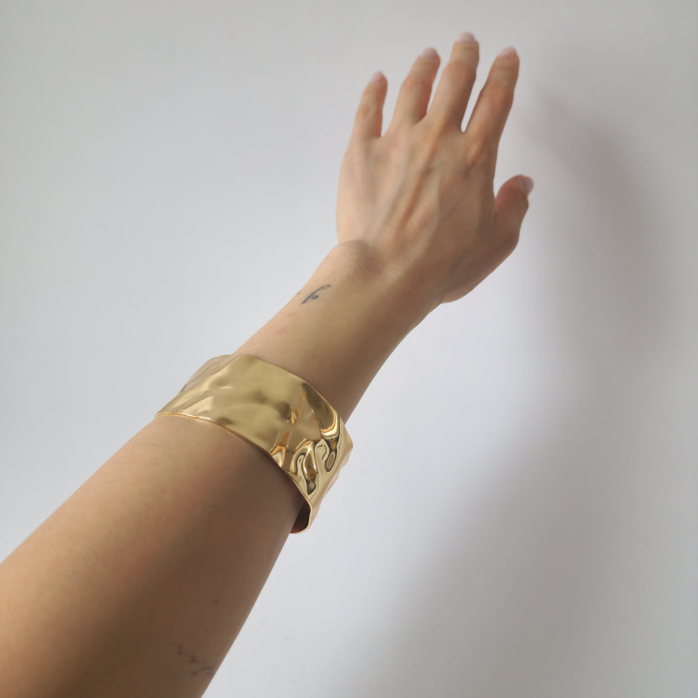 18K Gold Retro 90s Organic Bangle Bracelet Wrinkled Minimalist Womens Jewelry