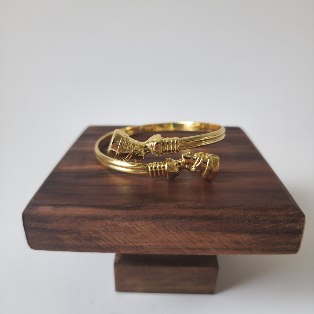 18K Gold Egyptian Nefertiti Bangle Bracelet Ancient Queen Womens Jewelry