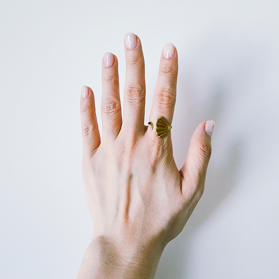 Ginkgo Leaf Gold Ring