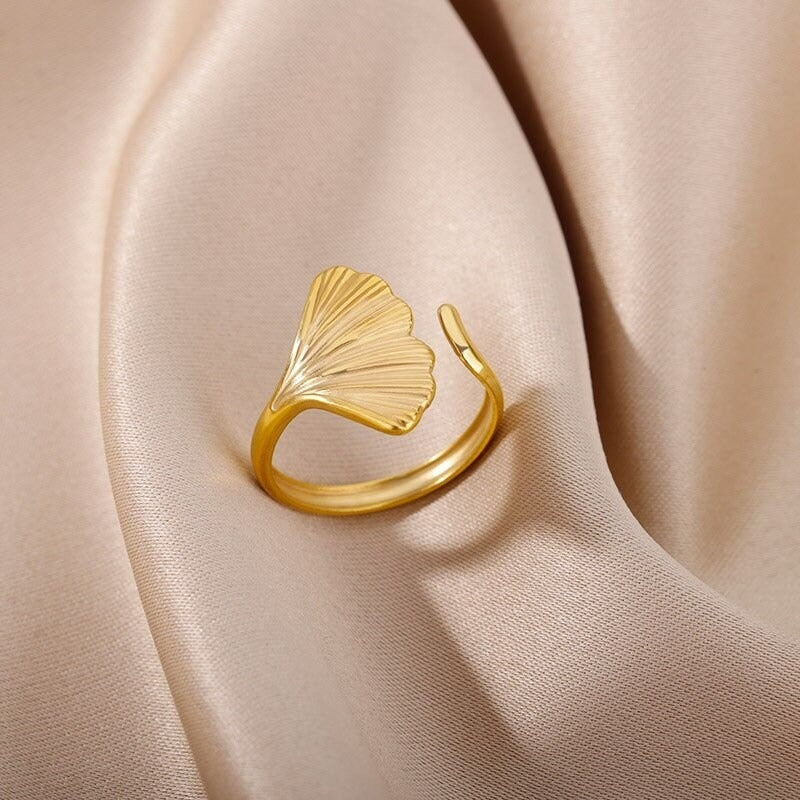 Boho Ginkgo Leaf Ring, 18K Gold Ginkgo Ring, Dainty Minimalist