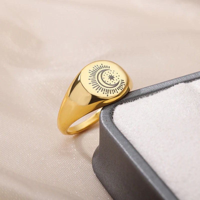 18K Gold Moon Ring, Gothic Moon Ring, Moon Signet Ring, Gold Signet Ring, Fashion Ring for Women, Gift for Her