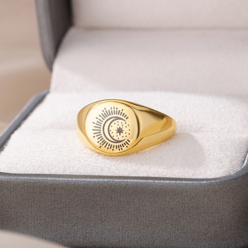 18K Gold Moon Ring, Gothic Moon Ring, Moon Signet Ring, Gold Signet Ring, Fashion Ring for Women, Gift for Her