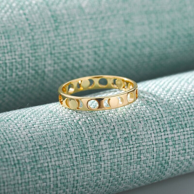 Dainty Moon Ring, 18K Gold Moon Ring, Minimalistic Ring, Celestial Fashion Ring for Women, Gift for Her