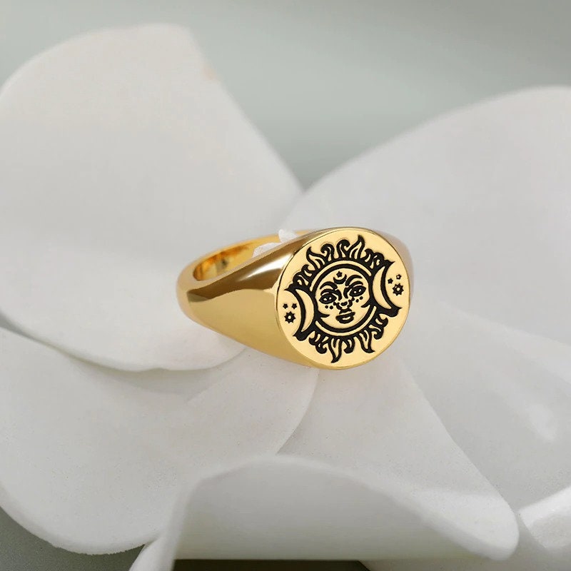 Gothic Signet Ring, 18K Gold Signet Ring, 18K Gold Gothic Ring, Gothic Face Ring, Gothic Fashion Ring for Women, Gift for Her