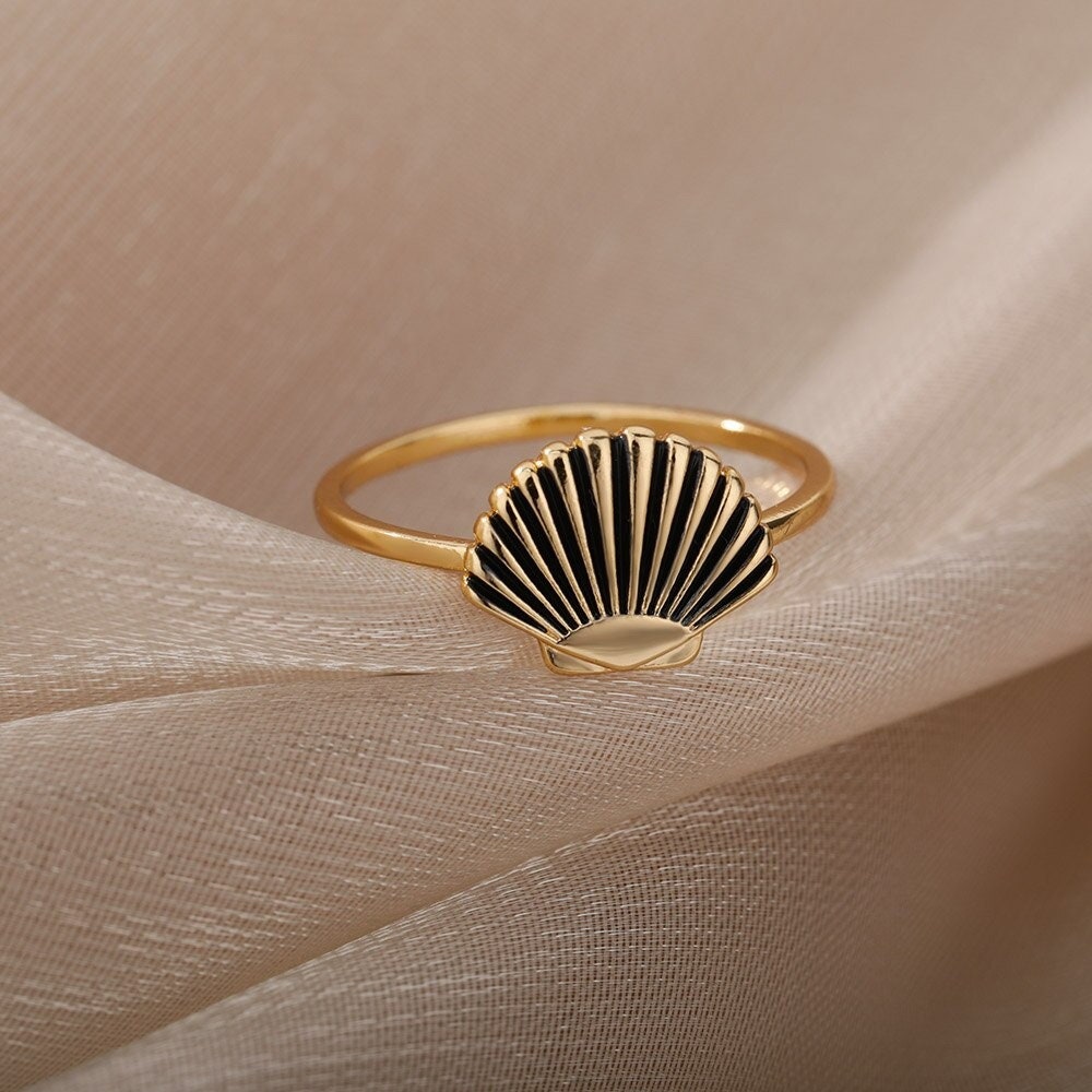 Dainty Shell Ring, 18K Gold Shell Ring, Gold Seashell Ring, Beach Fashion Ring for Women, Gift for Her