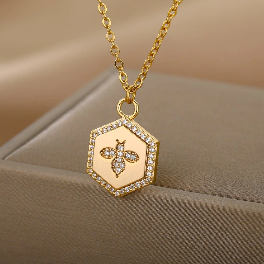 swarvorski crystal bee necklace, cute bee honeybee crystal enamel pendant sweater chain betsey johnson necklace, Bee&