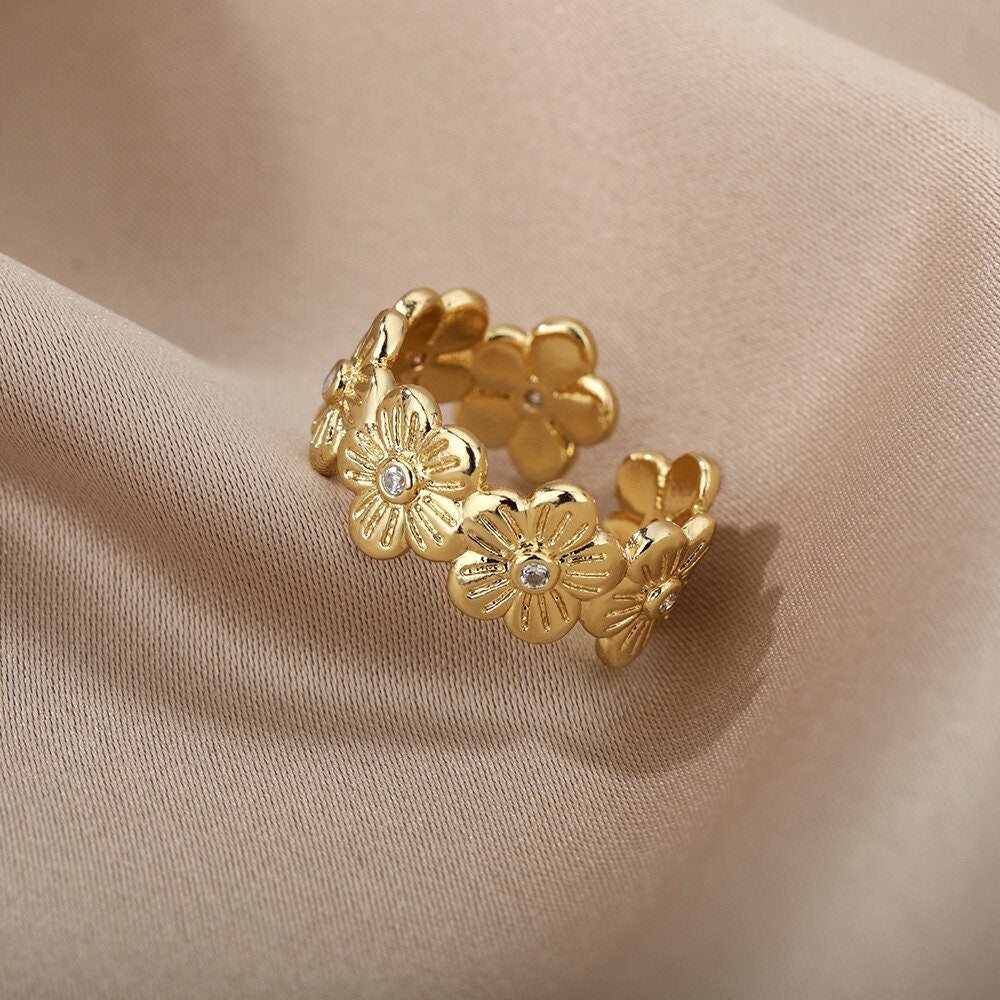 Hippie Flower Ring, 18K Gold Flower Ring, Flower Wrap Ring, Floral Fashion Ring for Women, Gift for Her