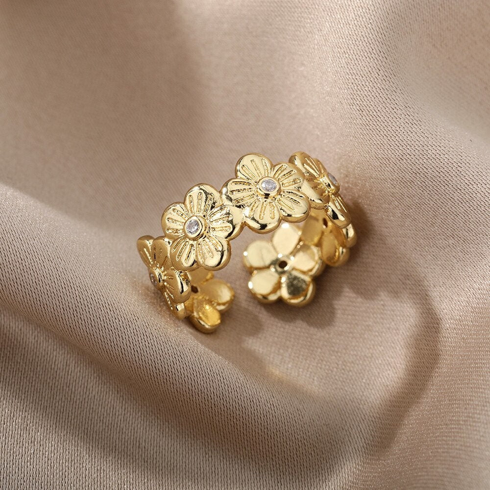 Hippie Flower Ring, 18K Gold Flower Ring, Flower Wrap Ring, Floral Fashion Ring for Women, Gift for Her