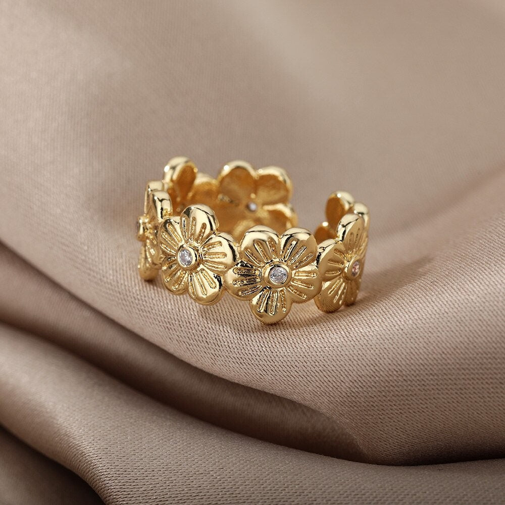 Hippie Flower Ring, 18K Gold Flower Ring, Flower Wrap Ring, Floral Fashion Ring for Women, Gift for Her