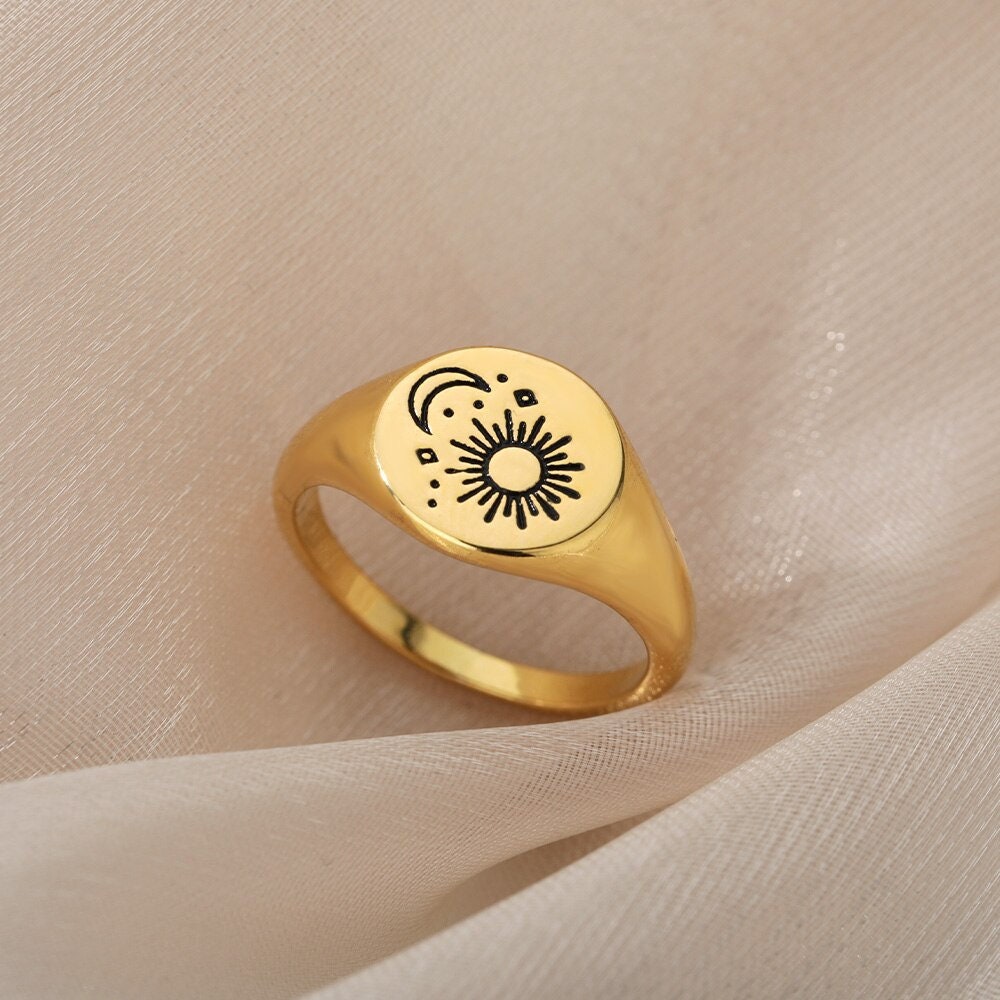 Dainty Sun Ring, Dainty Moon Ring, 18K Gold Sun Ring, Signet Sun Ring, Sun and Moon Fashion Ring for Women, Gift for Her