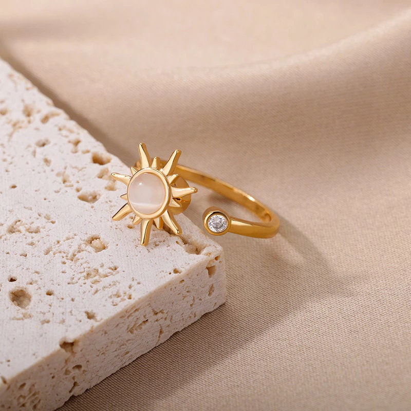 Gothic Sun Ring, 18K Gold Sun Ring, Mood Tracker Ring, 18K Gold Anxiety Ring, Gothic Sun Fashion Ring for Women, Gift for Her
