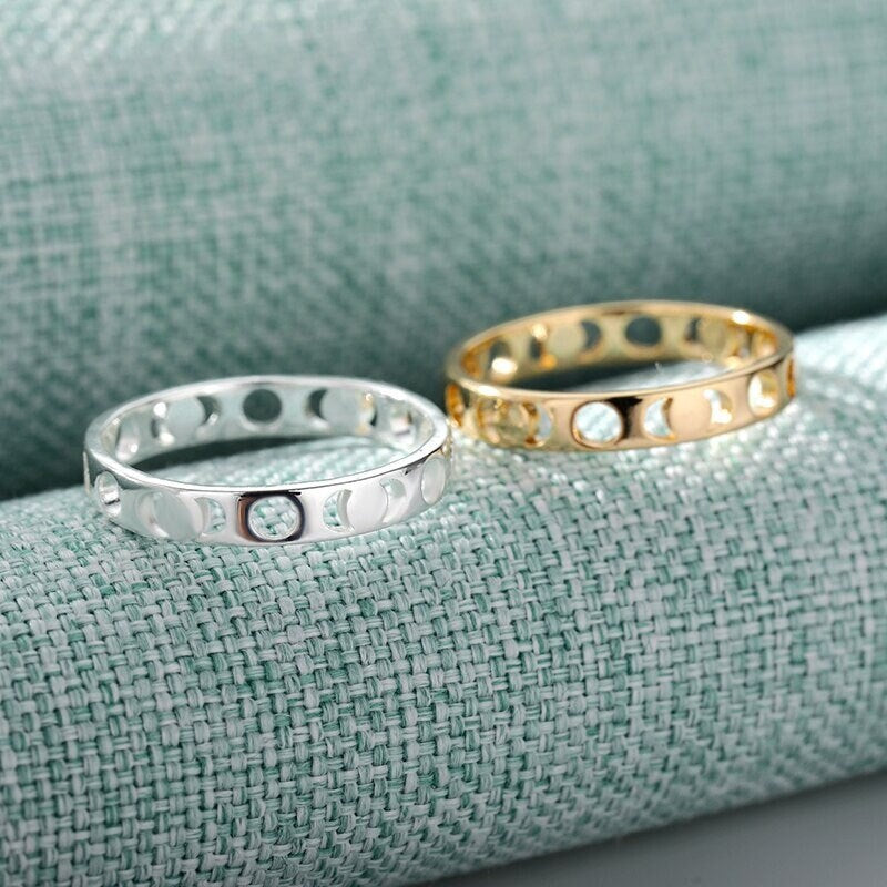Dainty Moon Ring, 18K Gold Moon Ring, Minimalistic Ring, Celestial Fashion Ring for Women, Gift for Her