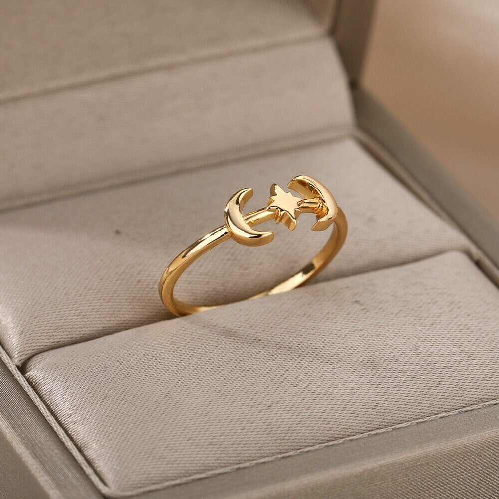 Dainty Moon Ring, 18K Gold Moon Ring, Moon Goddess Ring, Moon Fashion Ring for Women, Gift for Her