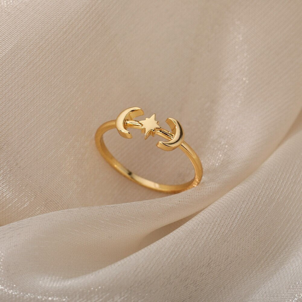Dainty Moon Ring, 18K Gold Moon Ring, Moon Goddess Ring, Moon Fashion Ring for Women, Gift for Her