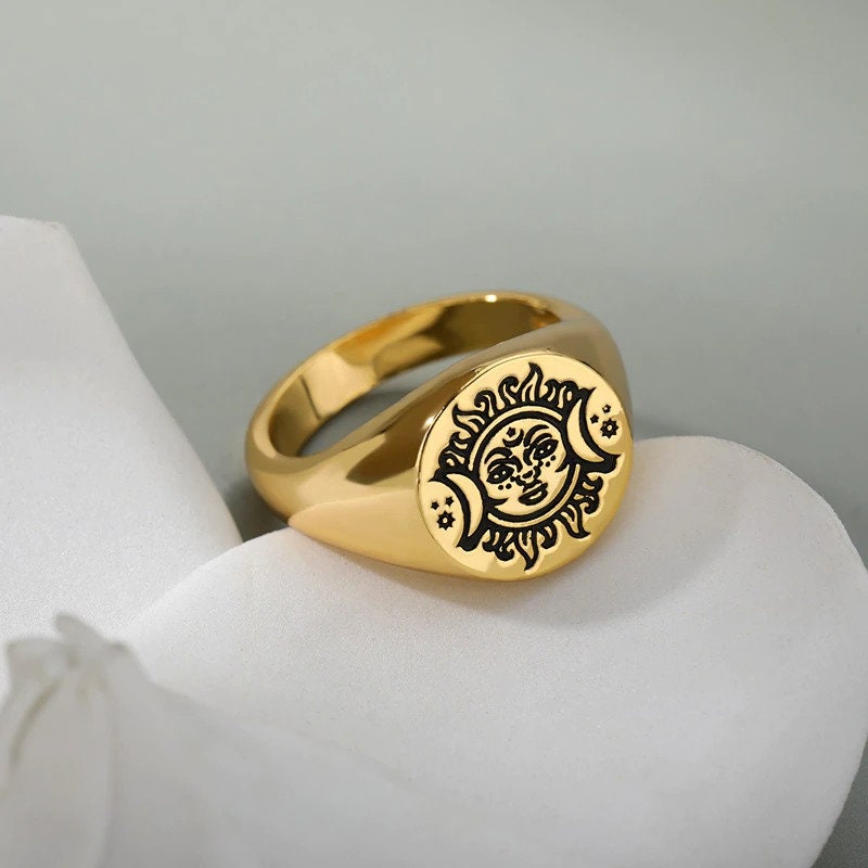 Gothic Signet Ring, 18K Gold Signet Ring, 18K Gold Gothic Ring, Gothic Face Ring, Gothic Fashion Ring for Women, Gift for Her