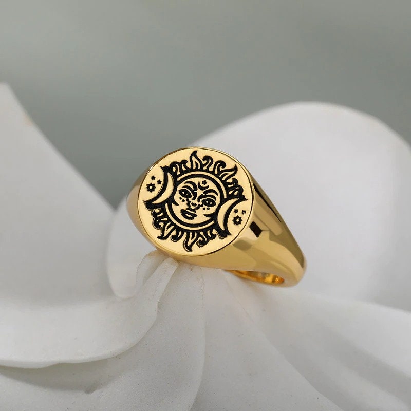Gothic Signet Ring, 18K Gold Signet Ring, 18K Gold Gothic Ring, Gothic Face Ring, Gothic Fashion Ring for Women, Gift for Her