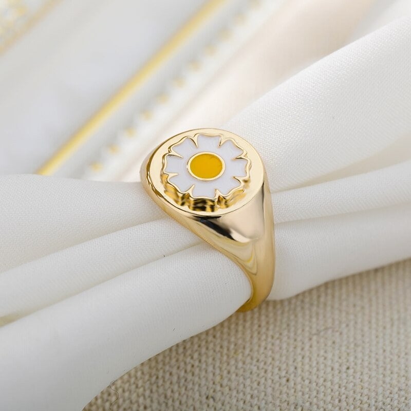 Cute Daisy Ring, Cute Flower Ring, Daisy Signet Ring, 18K Gold Daisy Ring, Korean Fashion Ring for Women, Gift for Her