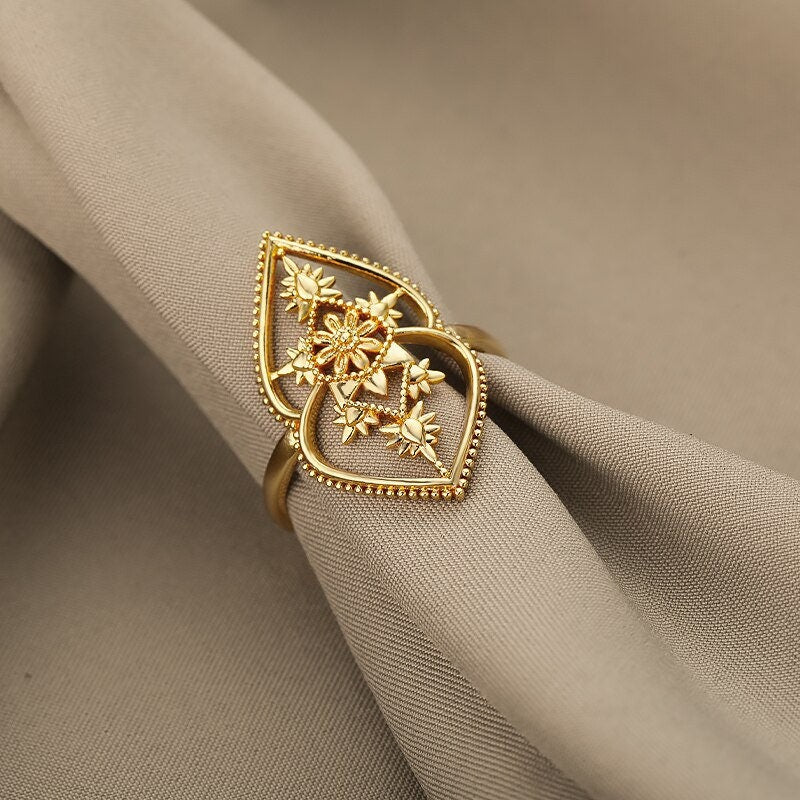 Gothic Floral Ring, 18K Gold Floral Ring, Gold Flower Ring, Elegant Gold Ring, Fashion Ring for Women, Gift for Her
