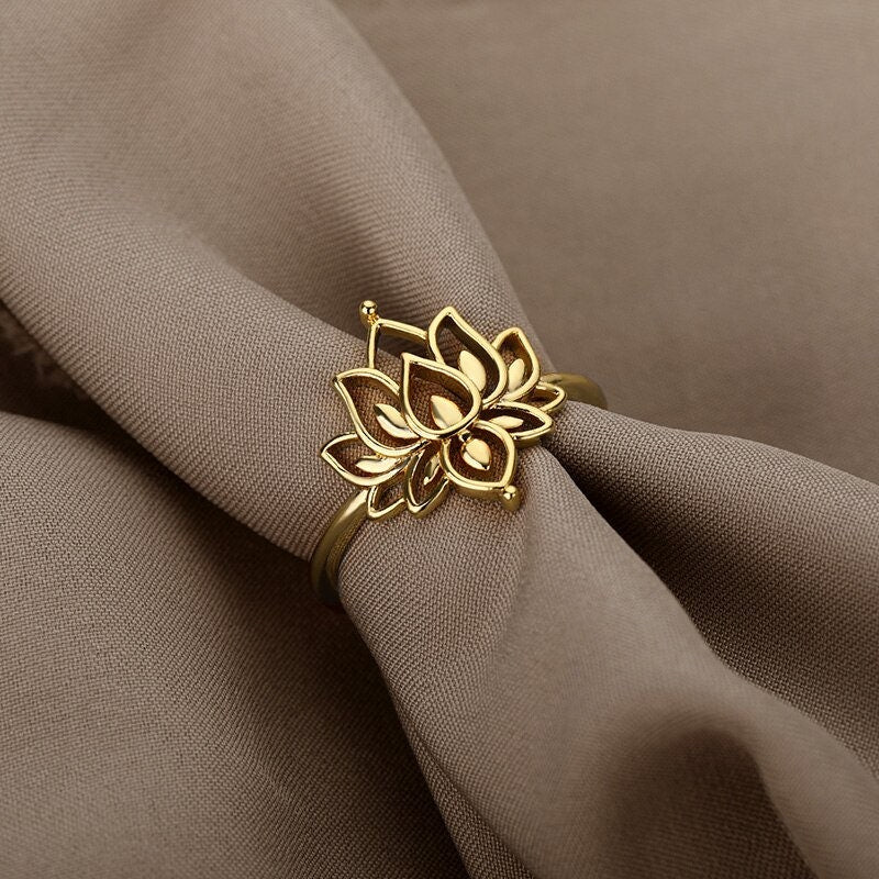18K Gold Lotus Ring, Gold Lotus Flower, Dainty Flower Ring, Lotus Flower Ring, Lotus Fashion Ring for Women, Gift for Her