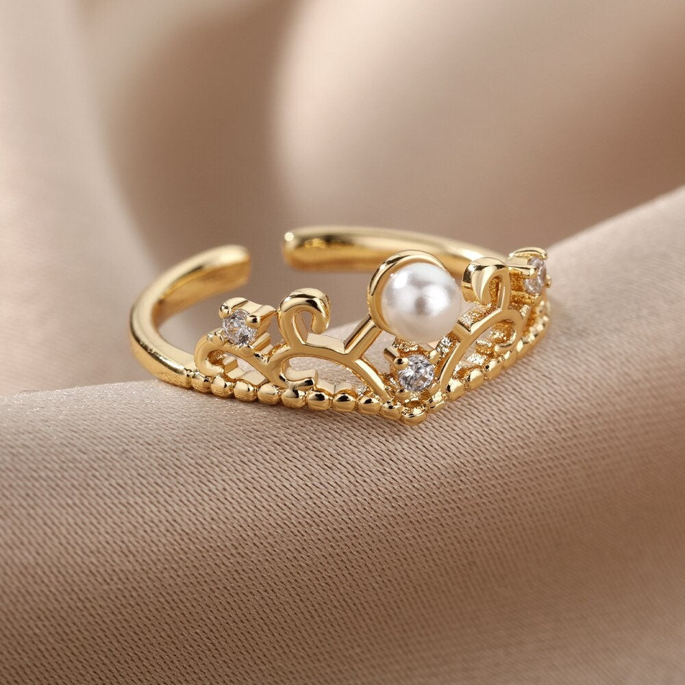 Pearl Tiara Crown , 18K Gold Ring, Dainty Minimalist Accessories, Delicate Handmade Jewelry for Women, Gift for Her
