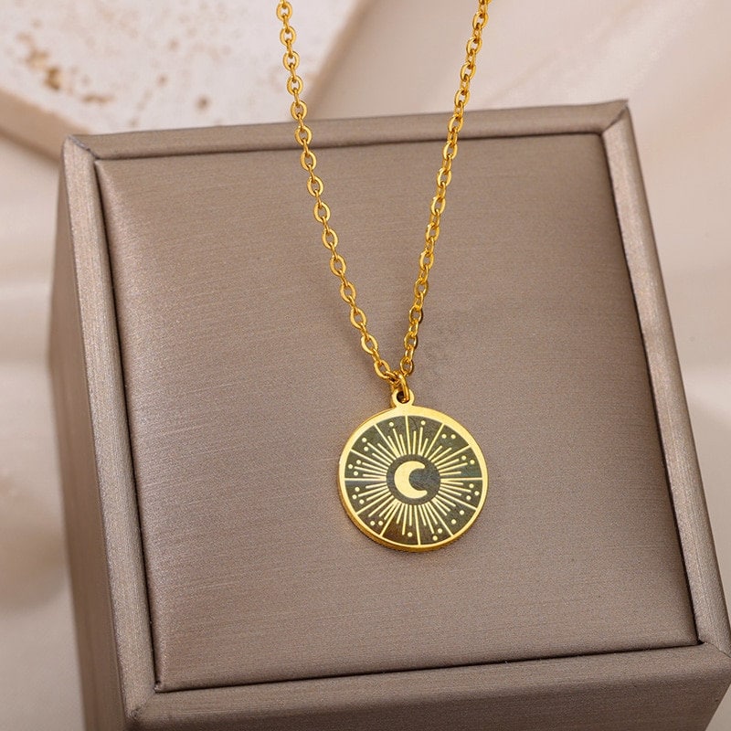 Gothic Moon Charm, Gothic Moon Necklace, 18K Gold Moon Necklace, Tarot Moon Fashion Necklace for Women, Gift for Her