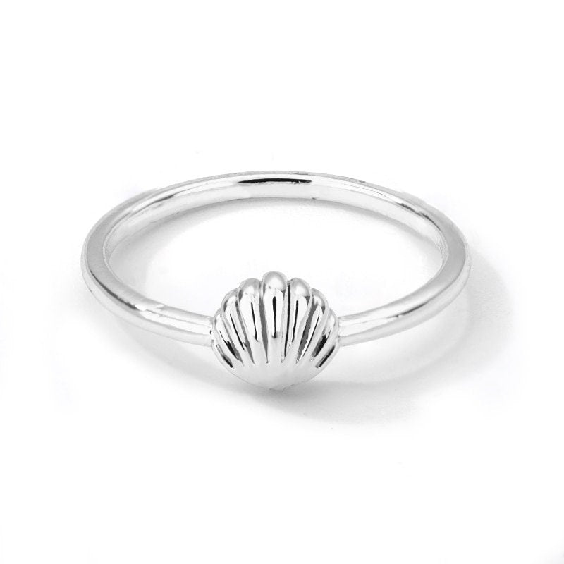 Dainty Shell Ring, 18K Gold Shell Ring, Beach Shell Ring, Tropical Fashion Ring for Women, Gift for Her