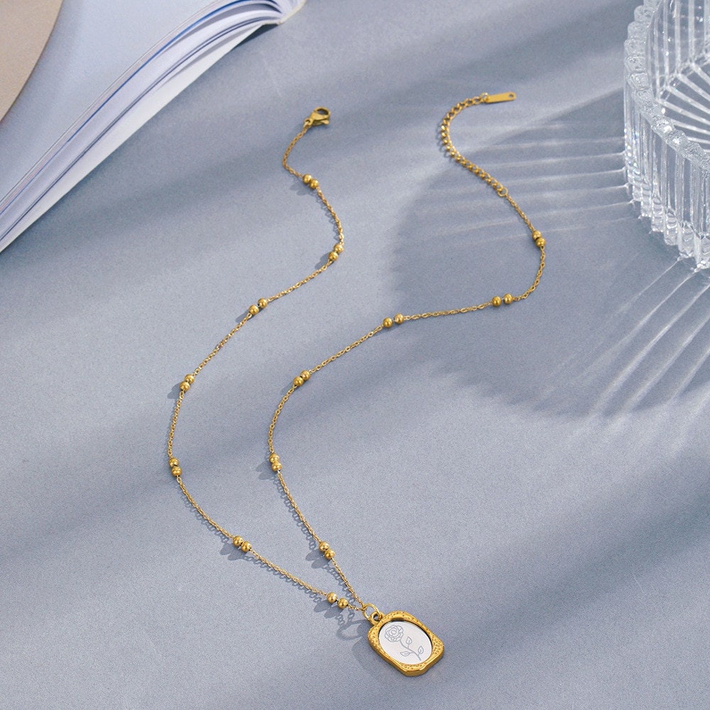 Dainty Birth Flower Pendant, Birth Flower Charm, Flower Month Pendant, 18K Gold Birth Flower Necklace, Flower Fashion Necklace for Women