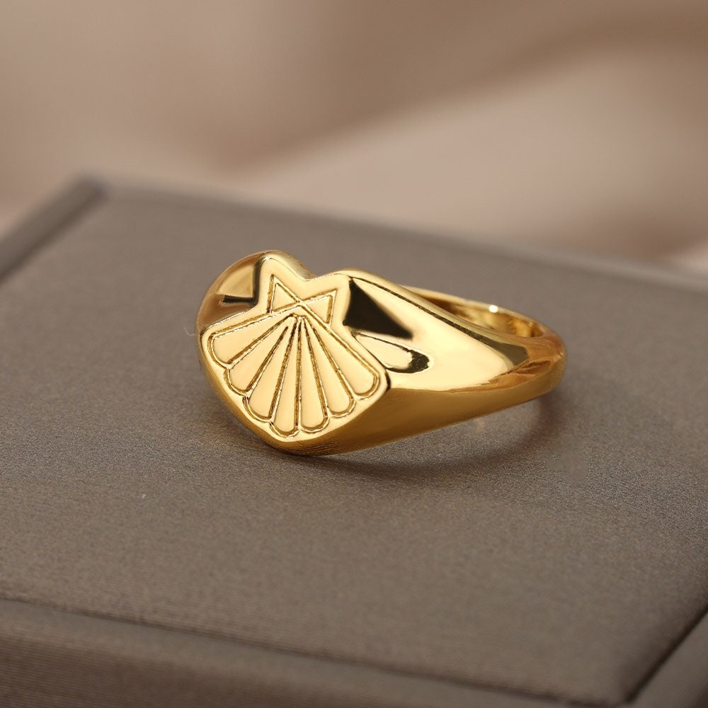 Boho Seashell Summer Beach Signet Shell, 18K Gold Yogi Stackable Ring, Dainty Minimalist Jewelry, Delicate Handmade for Women, Gift for Her