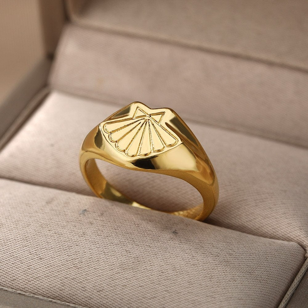 Boho Seashell Summer Beach Signet Shell, 18K Gold Yogi Stackable Ring, Dainty Minimalist Jewelry, Delicate Handmade for Women, Gift for Her