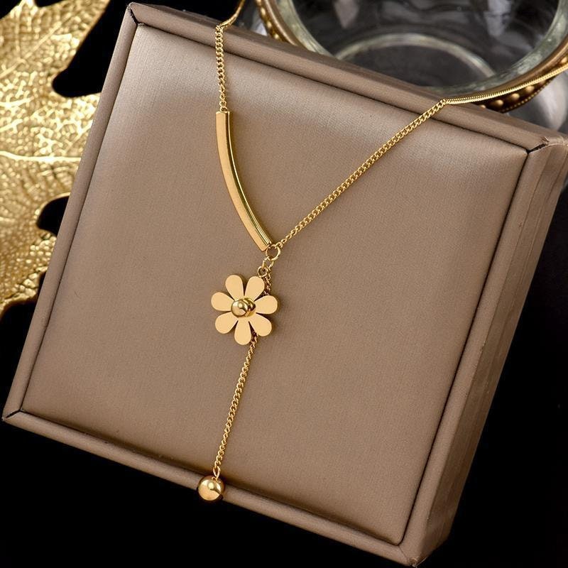 Boho Daisy Flower Hippie Pendant, 18K Gold Layered Yogi Necklace, Dainty Minimalist Jewelry, Delicate Handmade for Women, Gift for Her