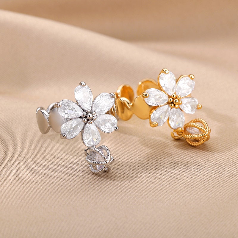 Gold Zircon Flower Ring, Flower Crystal Ring, 18K Gold Stacking Ring, Dainty Minimalist Jewelry, Punk Delicate for Women, Gift for Her