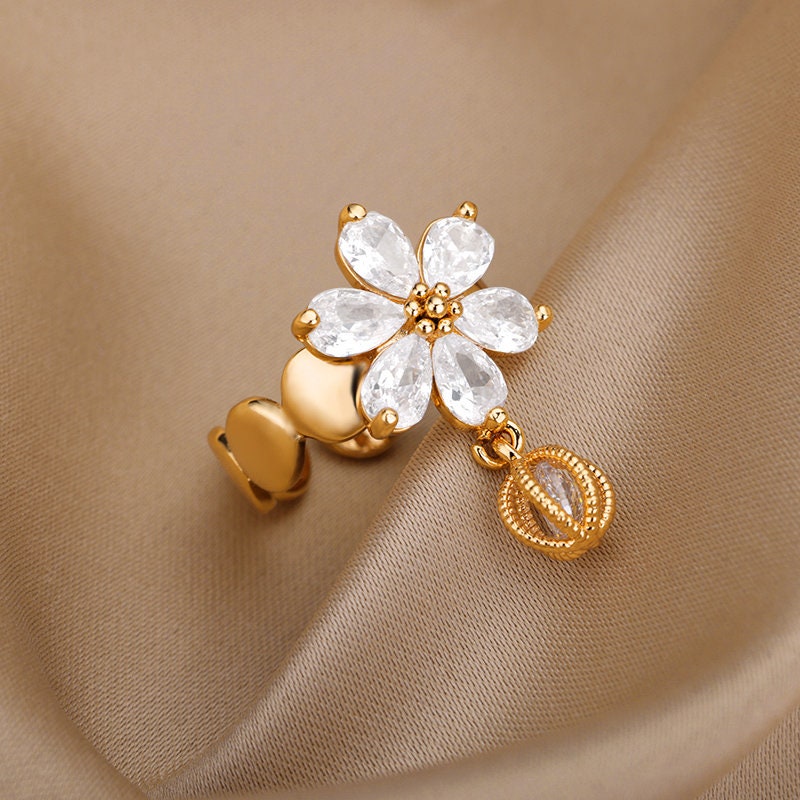 Gold Zircon Flower Ring, Flower Crystal Ring, 18K Gold Stacking Ring, Dainty Minimalist Jewelry, Punk Delicate for Women, Gift for Her