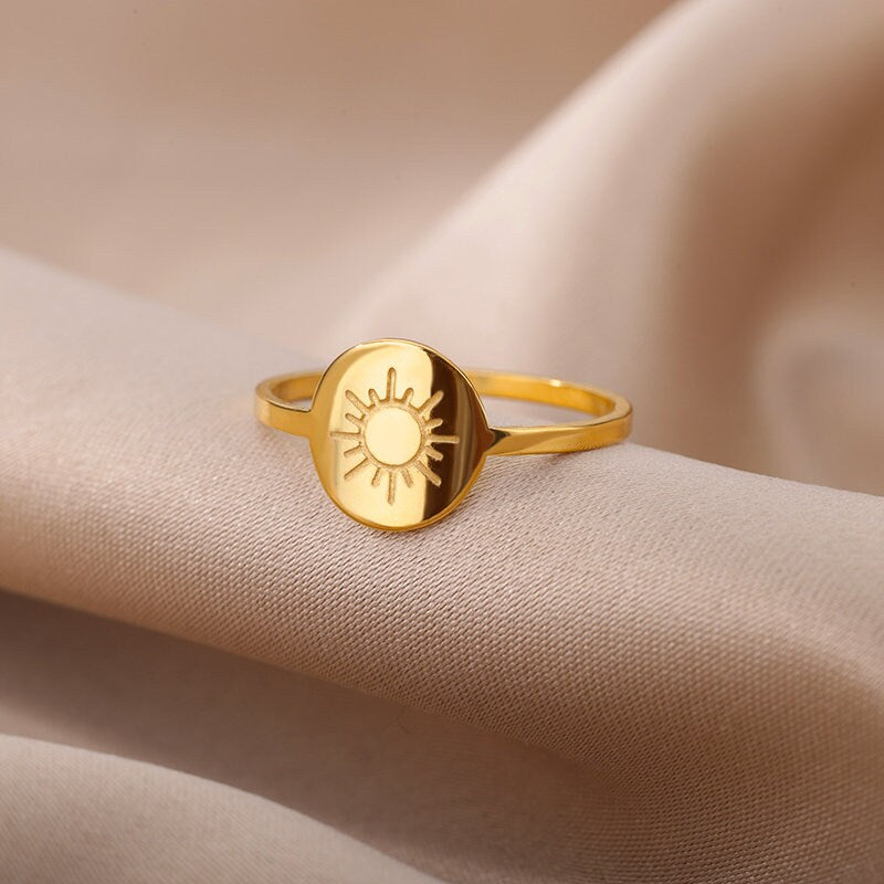 Gold Sun Ring, Dainty Engraved Sun Ring, 18K Gold Stackable Ring, Dainty Minimalist Jewelry, Delicate Handmade for Women, Gift for Her