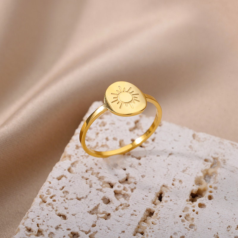 Gold Sun Ring, Dainty Engraved Sun Ring, 18K Gold Stackable Ring, Dainty Minimalist Jewelry, Delicate Handmade for Women, Gift for Her