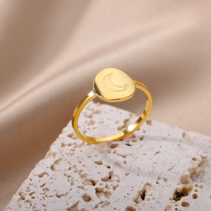 Gold Moon Ring, Dainty Engraved Moon Ring, 18K Gold Stackable Ring, Dainty Minimalist Jewelry, Delicate Handmade for Women, Gift for Her