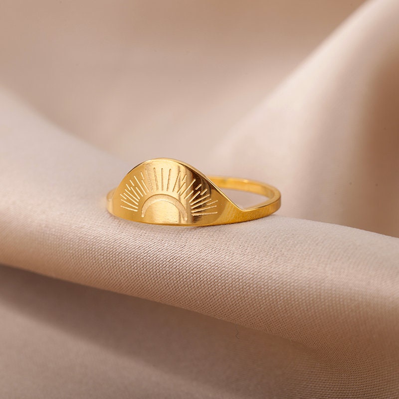 Gold Sunrise Ring, Dainty Engraved Sun Ring, 18K Gold Stackable Ring, Dainty Minimalist Jewelry, Delicate Handmade for Women, Gift for Her