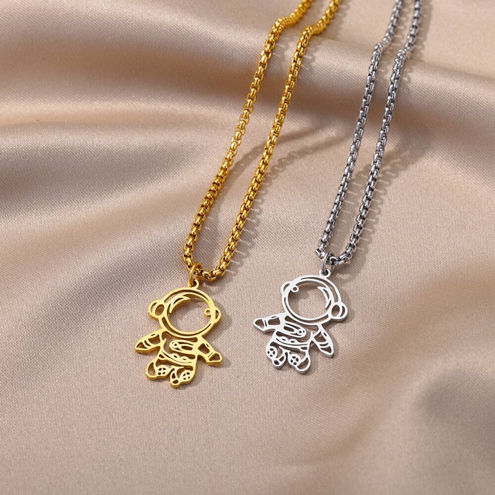 Cute Astronaut Pendant, 18K Gold Space Astronaut Necklace, Dainty Minimalist Handmade Necklace for Women, Gift for Her