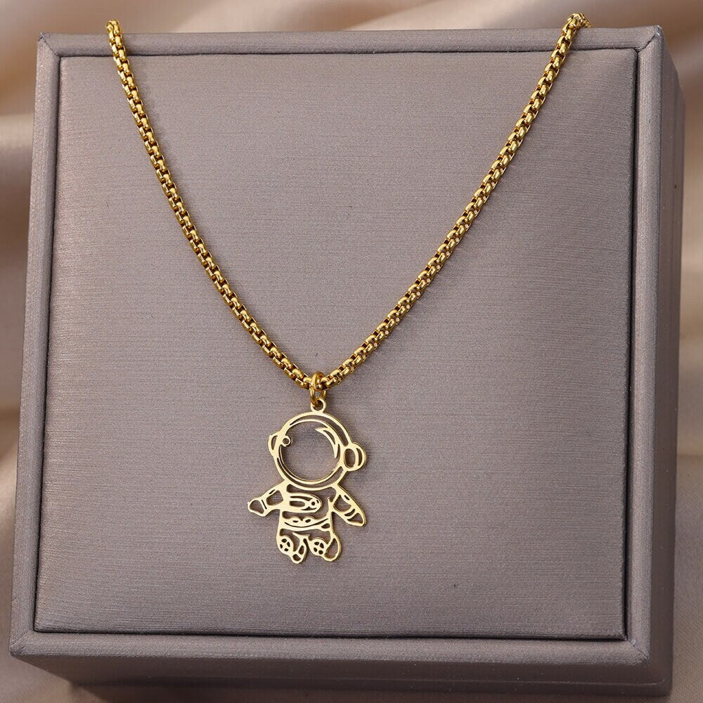 Cute Astronaut Pendant, 18K Gold Space Astronaut Necklace, Dainty Minimalist Handmade Necklace for Women, Gift for Her