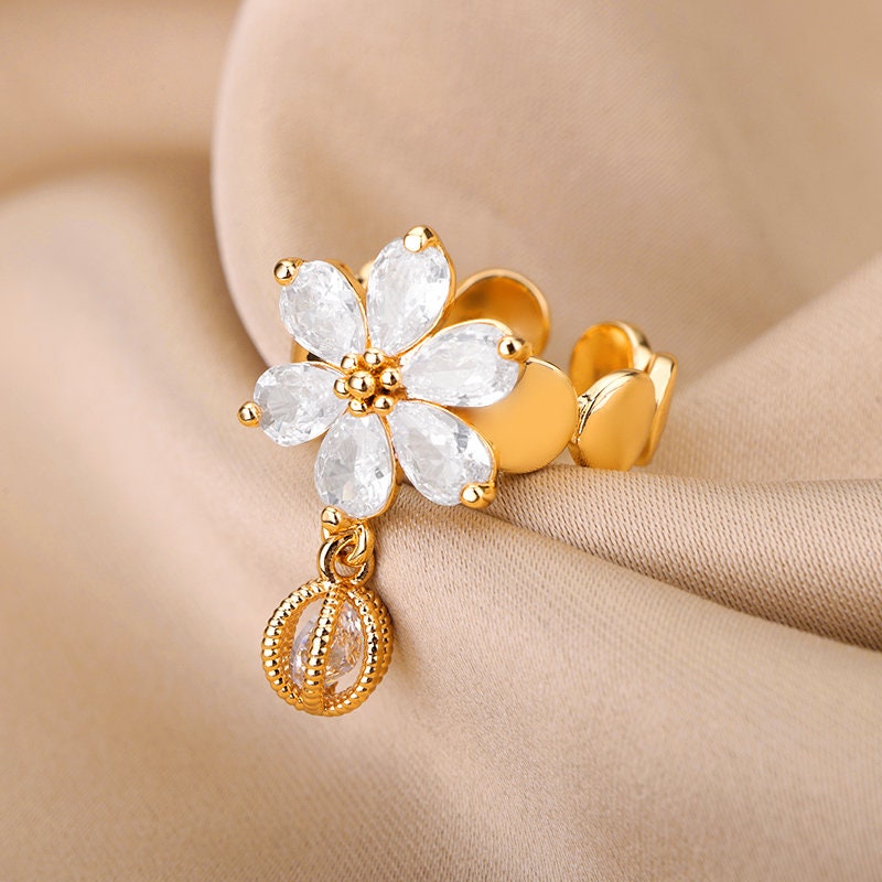 Gold Zircon Flower Ring, Flower Crystal Ring, 18K Gold Stacking Ring, Dainty Minimalist Jewelry, Punk Delicate for Women, Gift for Her