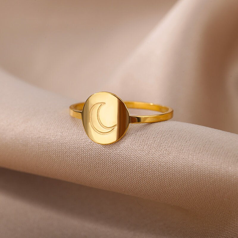 Gold Moon Ring, Dainty Engraved Moon Ring, 18K Gold Stackable Ring, Dainty Minimalist Jewelry, Delicate Handmade for Women, Gift for Her
