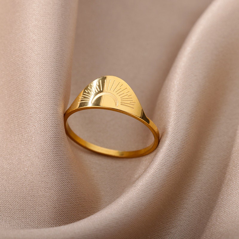 Gold Sunrise Ring, Dainty Engraved Sun Ring, 18K Gold Stackable Ring, Dainty Minimalist Jewelry, Delicate Handmade for Women, Gift for Her
