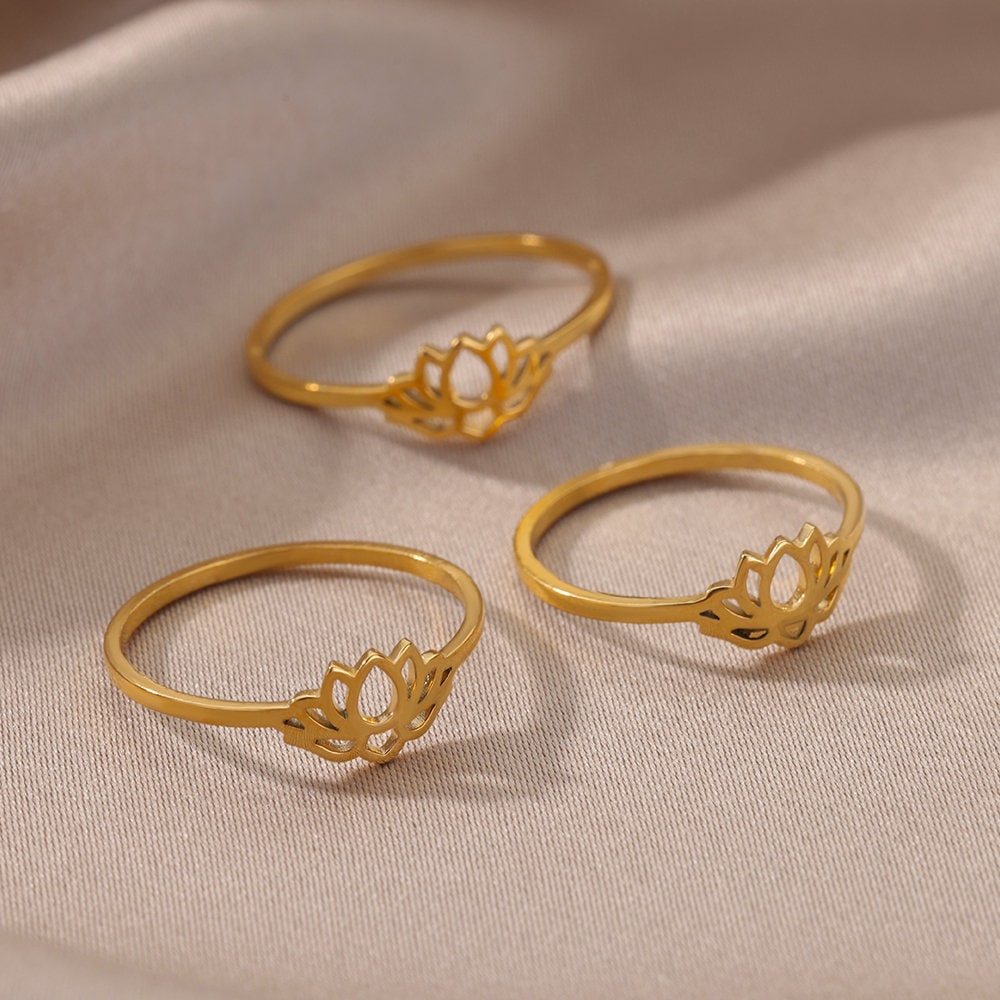 Dainty Gold Lotus Flower Ring, 18K Gold Lotus Ring,  Lotus Flower Ring, Dainty Minimalist Jewelry for Women, Gift for Her