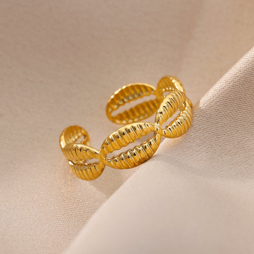 Dainty Clam Shell Ring, Gold Shell Ring, 18K Gold Shell Ring, Punk Minimalist Shell Ring for Women, Gift for Her
